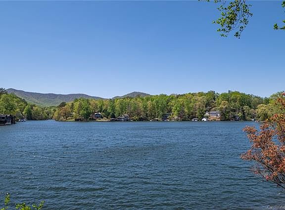 2nd image of 707 E Lakeshore Dr