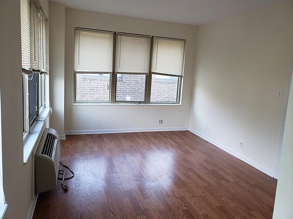 5th image of 1544 Bedford St APT 4