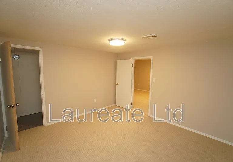 2268 W Maplewood Ave — Photo 17