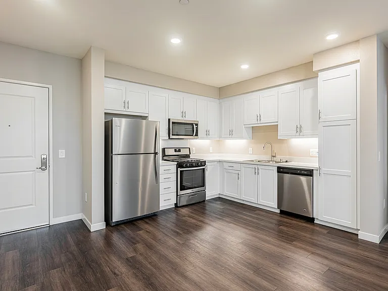 Los Alamitos Luxury Apartments — Photo 72