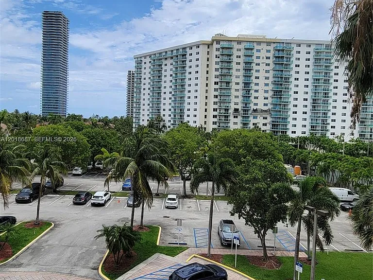19380 Collins Ave #418 — Photo 20