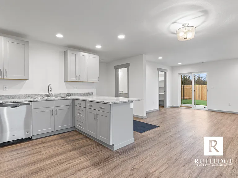 330 Beechwood Way — Photo 3