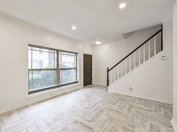 5th image of 1805 Stoney Brook Drive #102