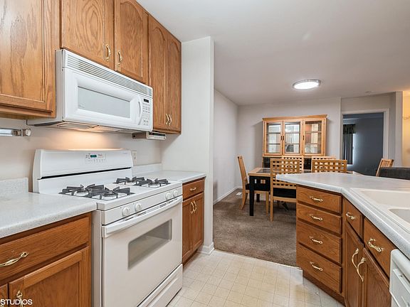 3rd image of 9743 Wildwood Ct Unit 1D