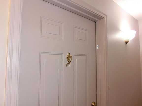4th image of 200 Gateway Dr