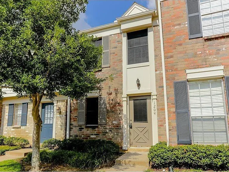 2810 Grants Lake Blvd #1204 — Photo 1