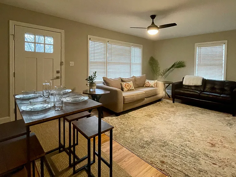 Living Room with Ceiling , Freshly Painted, Oak Wood Floors Refinished. Levolor Blinds
