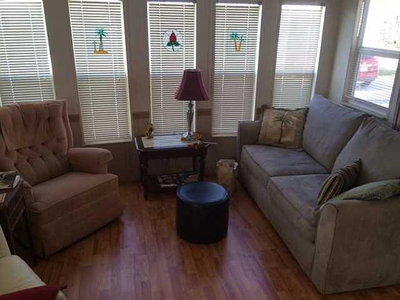 4th image of 682 Nettles Blvd