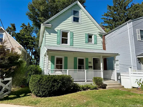 92 School Street, Oyster Bay, NY 11771