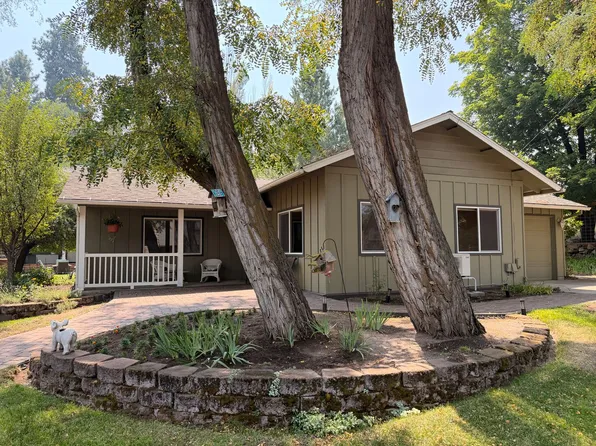 2551 NE Ravenwood Dr, Bend, OR 97701