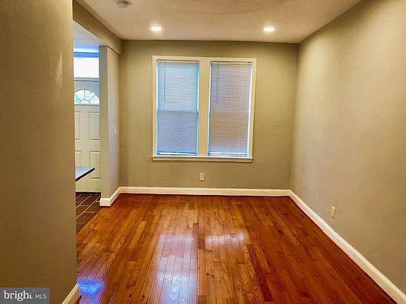3rd image of 635 Kenyon St NW Unit A