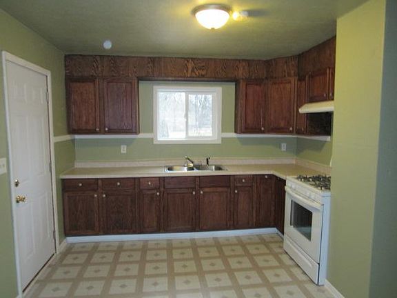 2nd image of 707 Leslie Ave