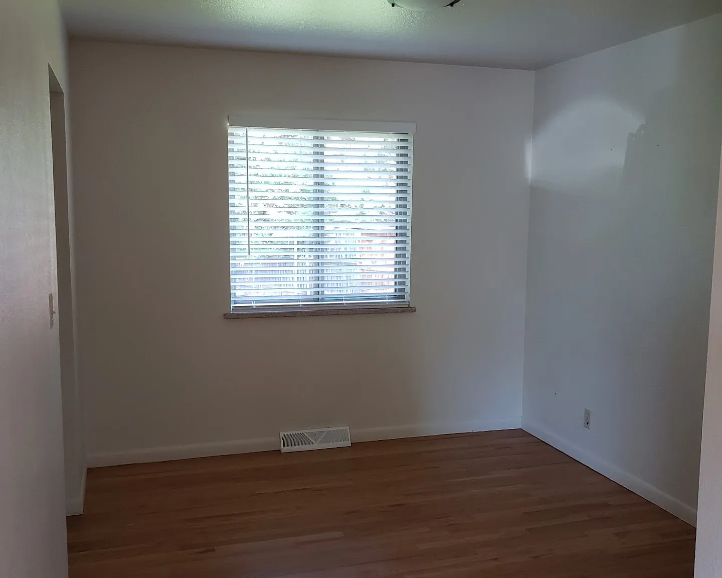 4 bed, 2180 sqft, $2,850 — Photo 4