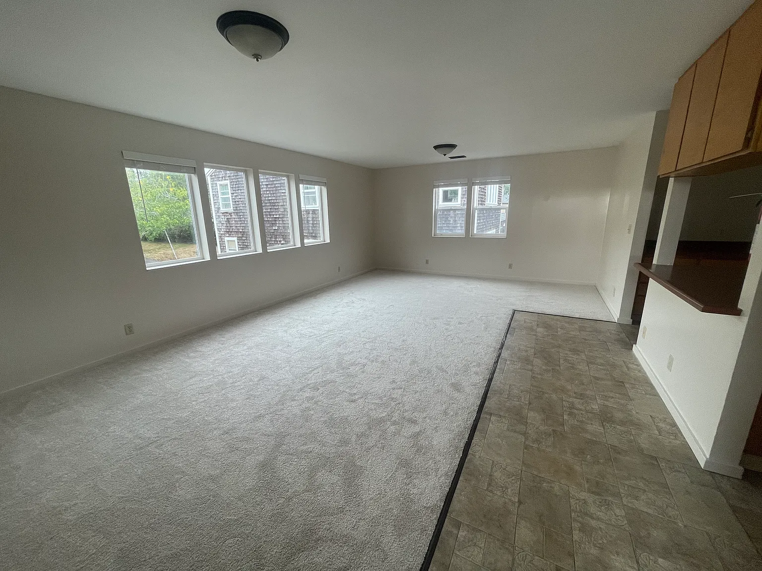 4 bed, 950 sqft, $2,300 — Photo 2