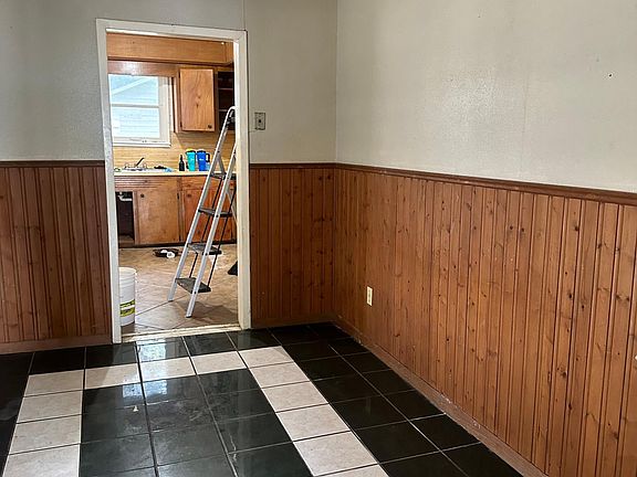 2nd image of 4118 Shaw St