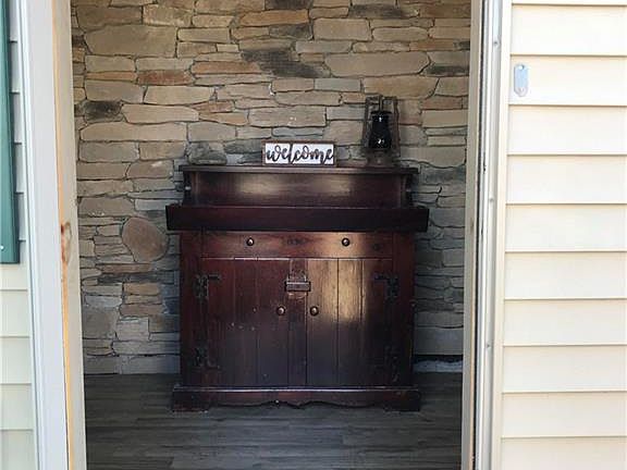 2nd image of 18 Algonquin Dr
