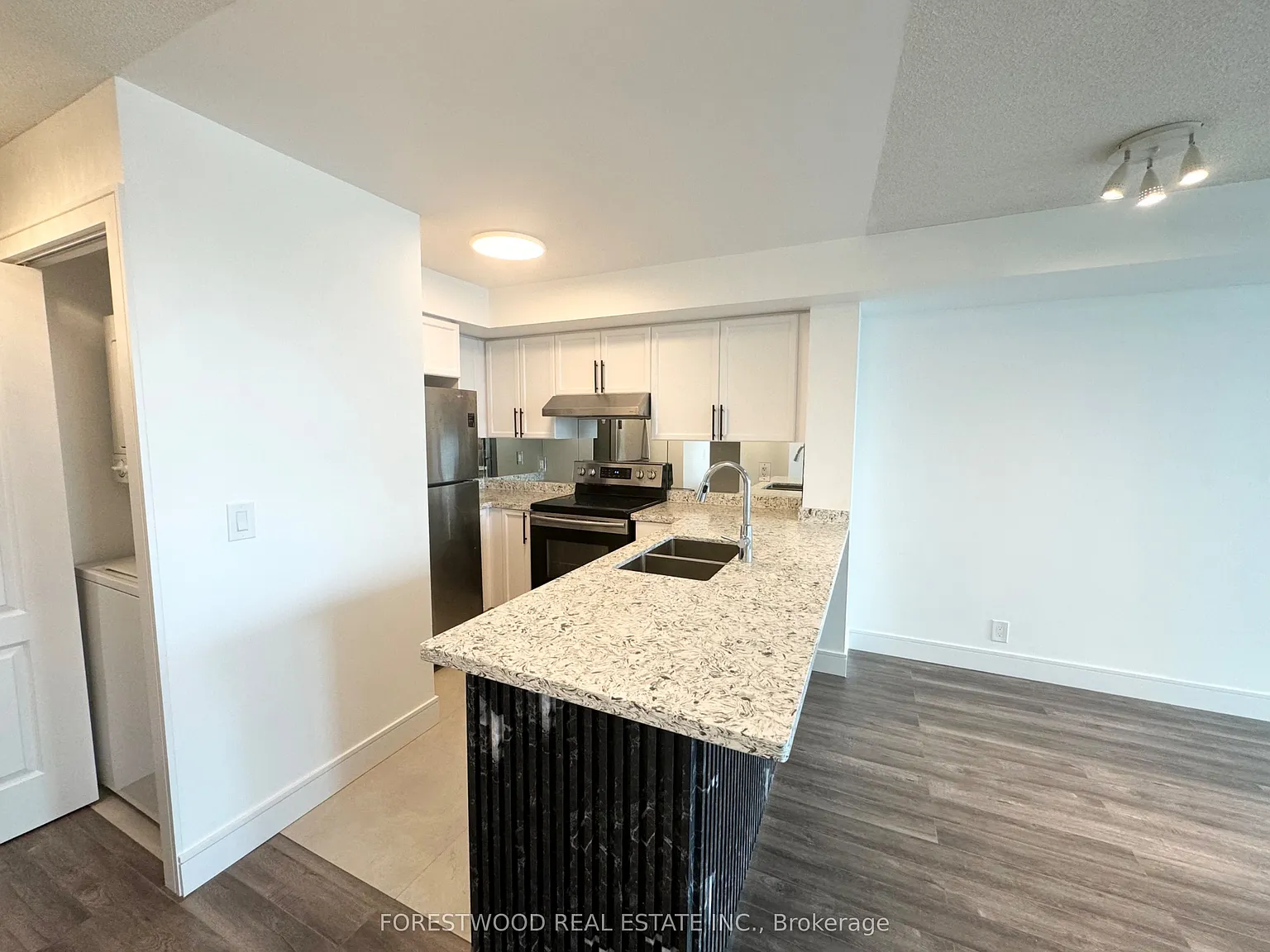 2 bed, $2,350 — Photo 4