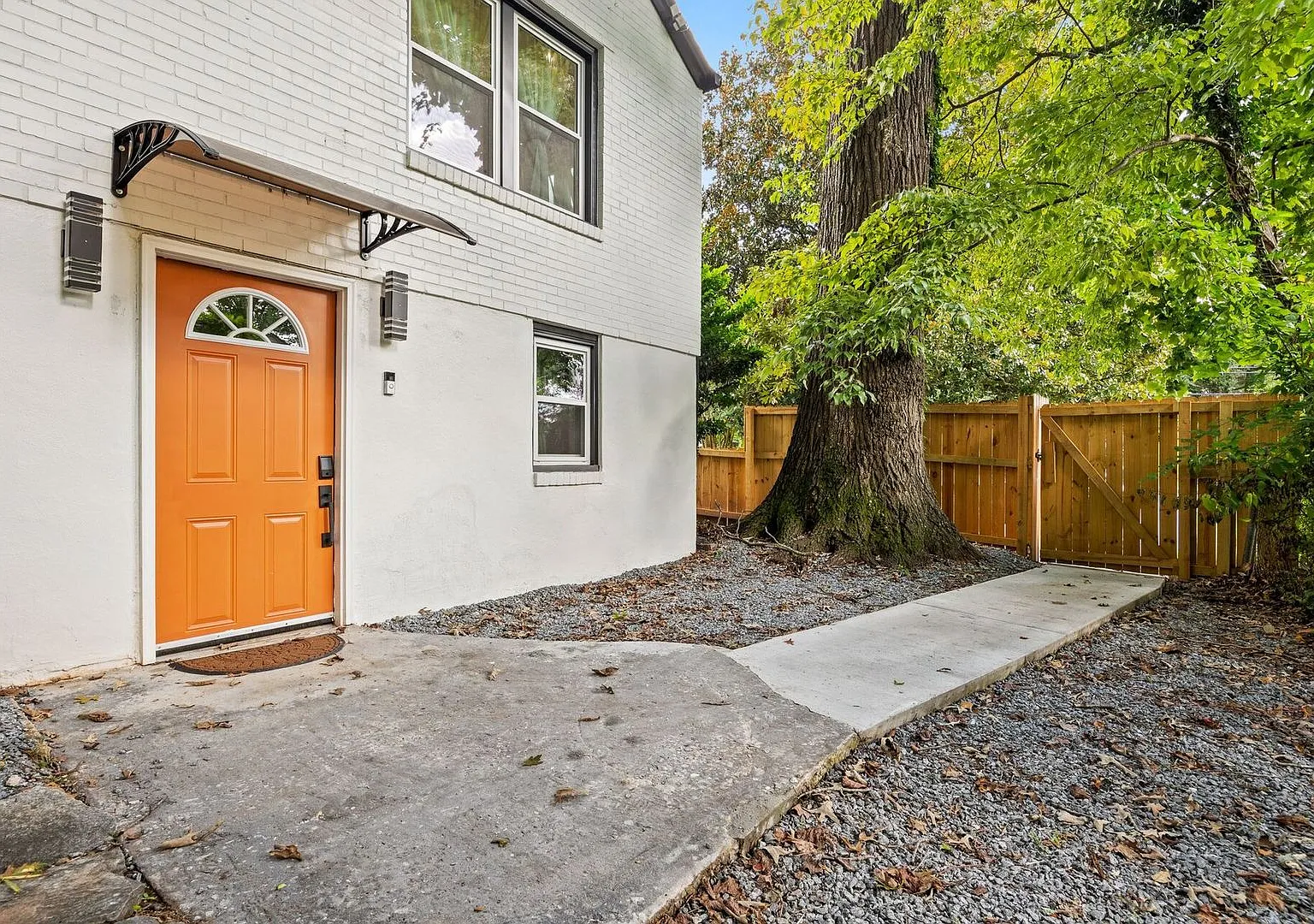 10 Claire Dr SE — Photo 1