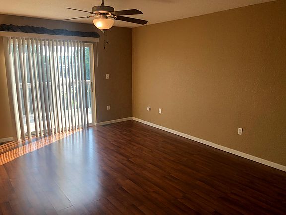 LIVING ROOM/DECK