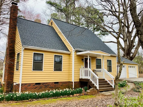 1490 Kensington Cir, Newton, NC 28658