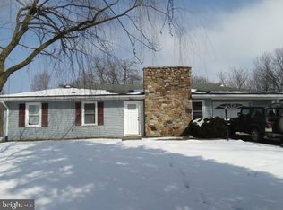 2275 Springfield Dr, Chambersburg, PA