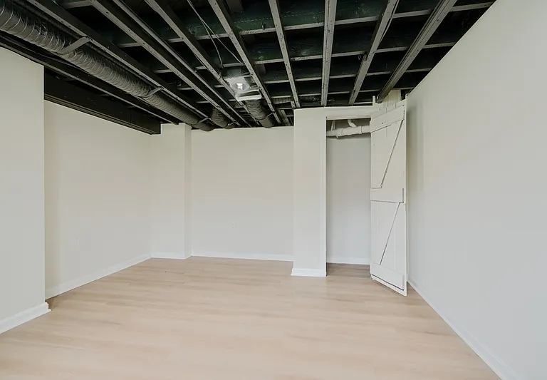 2976 Cornwall Rd #1 — Photo 16
