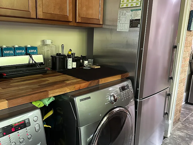 137 Annandale Ave — Photo 9