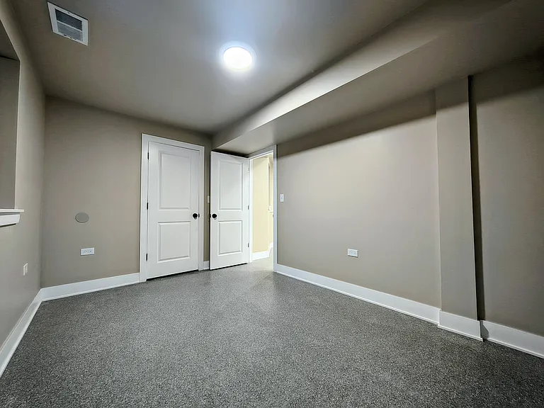 6343 S Elizabeth St #BF — Photo 4