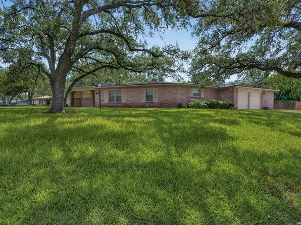 105 DORIS DR, Universal City, TX 78148