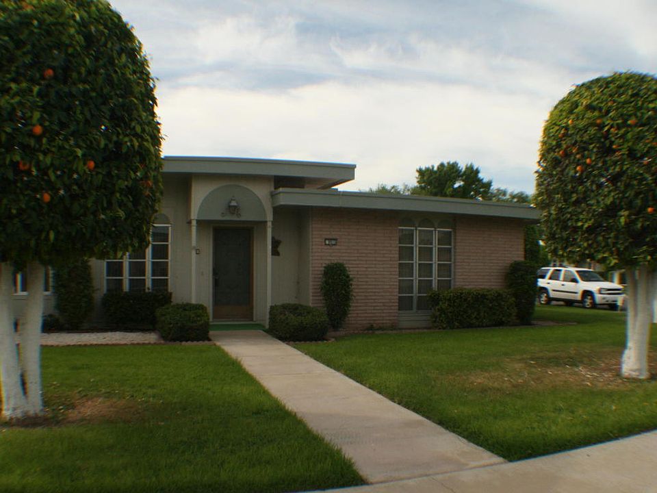 1st image of 9915 W Hawthorn Dr