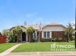 1253 Essex Dr, Desoto, TX 75115