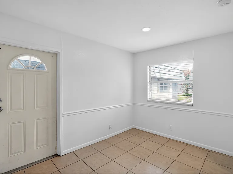202 Bedford Trl — Photo 18