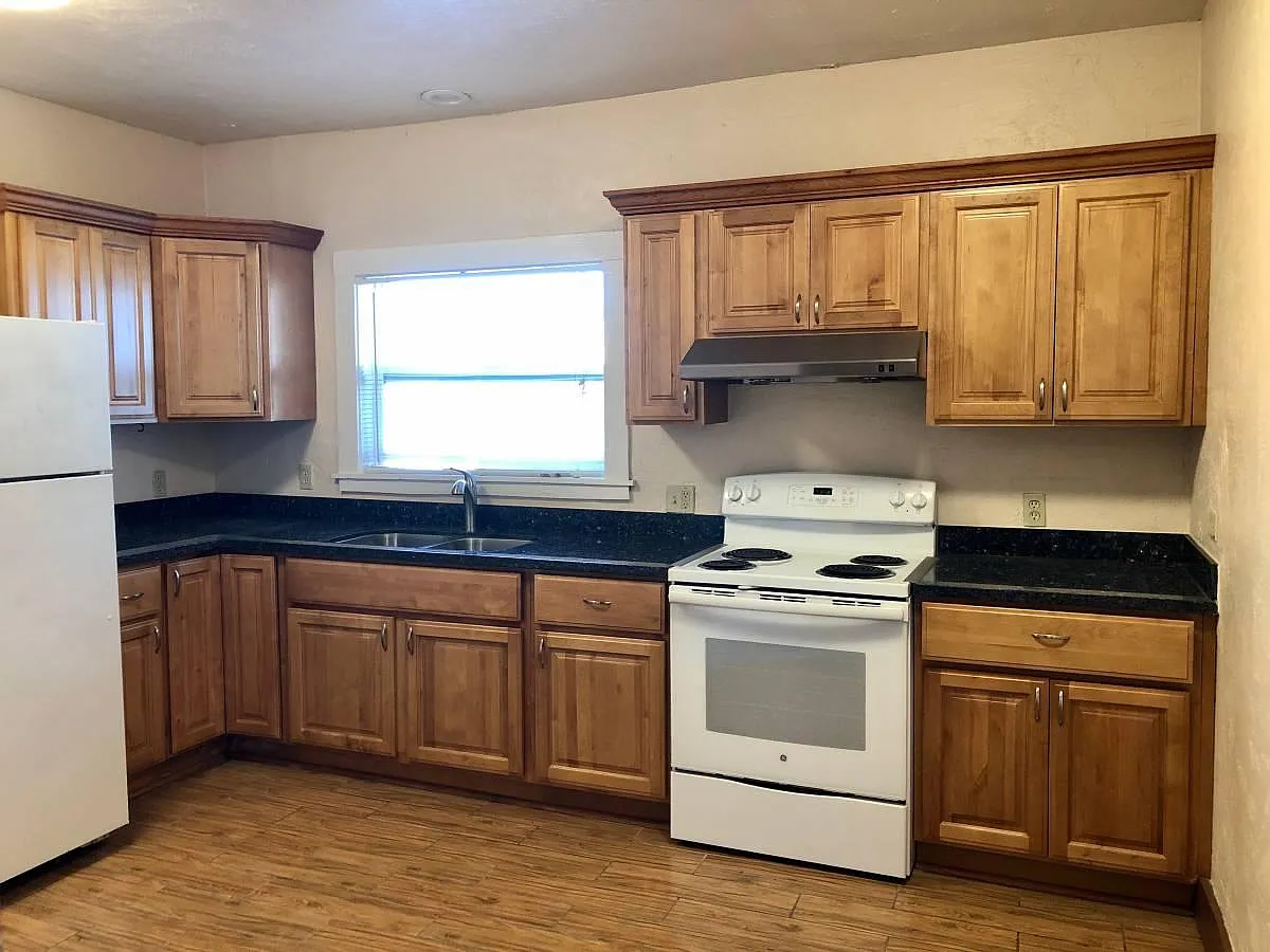 Studio, $1,500 — Photo 2