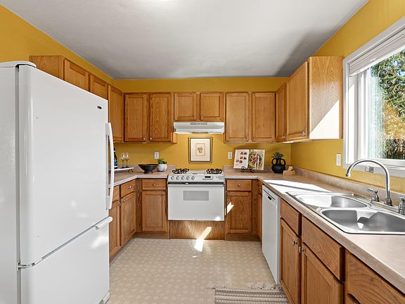 5th image of 100 Christian Ave