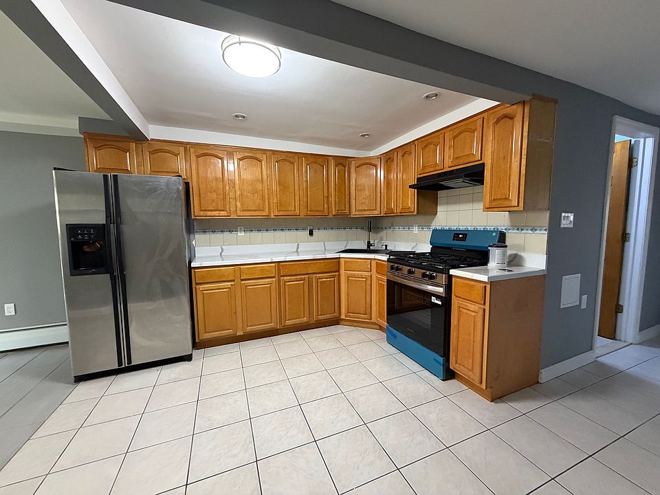 1st image of 736 E 222nd St #1
