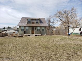 239 5th Ave NW, Killdeer, ND 58640