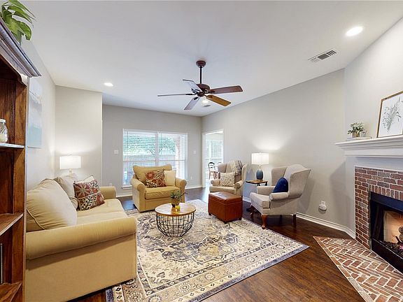 4th image of 244 Stuttgart Cir