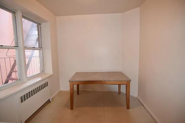 Rented by Zuz Realty | media 10