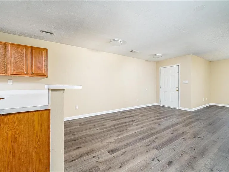 935 Hickory Bend Rd — Photo 5