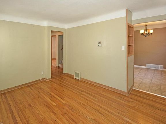 5th image of 8515 Deerfield Dr