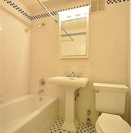 2nd image of 121 Madison Ave APT 8H