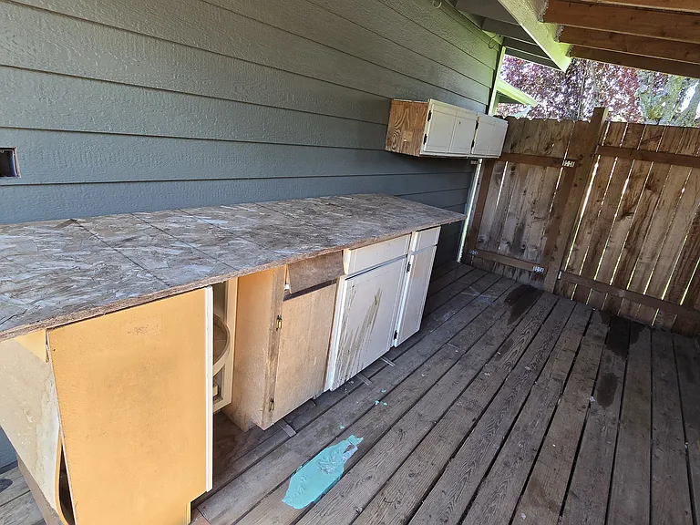 702 Montgomery St — Photo 34