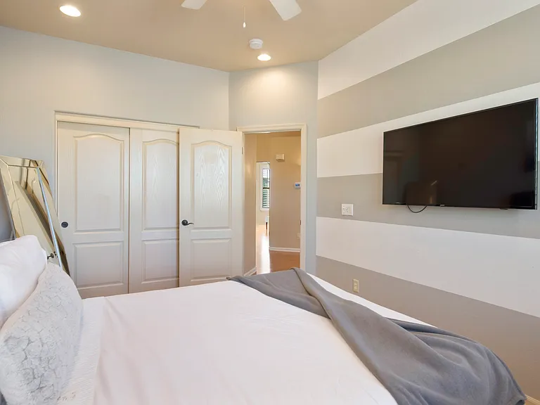 6419 E Betty Elyse Ln — Photo 35