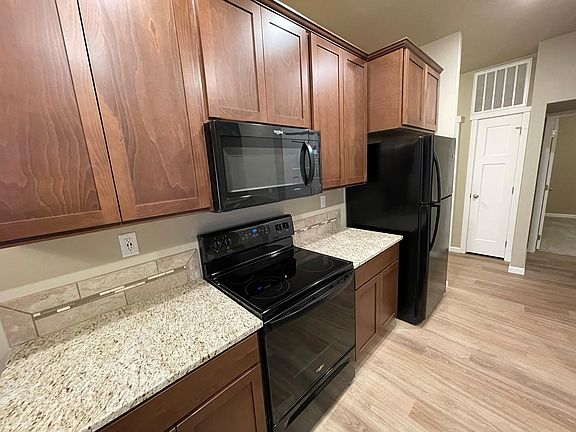 3rd image of 4421 S Willow Ln