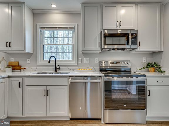 4th image of 7374 Cedar Run Dr