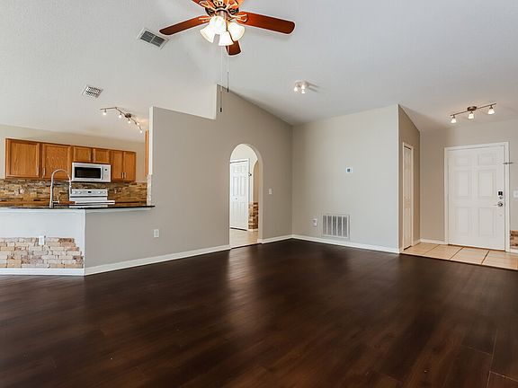 4th image of 12620 Lake Vista Dr