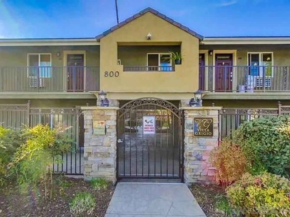 800 N Mollison Ave #23