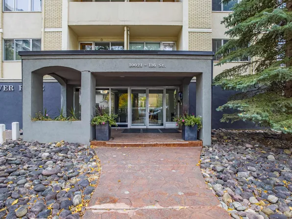 10021 116th St NW #404, Edmonton, AB T5K 1V5