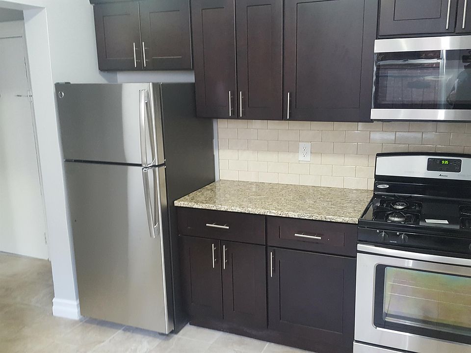 1st image of 111 61st St APT 20