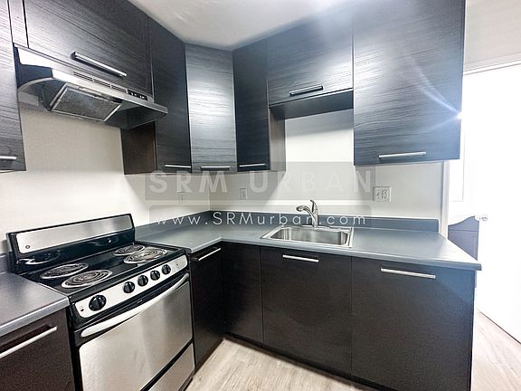 2nd image of 4612 Ohio St #35